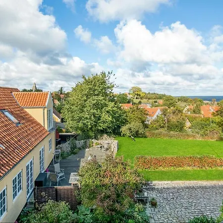 Apartment 2 Bedroom Beautiful In