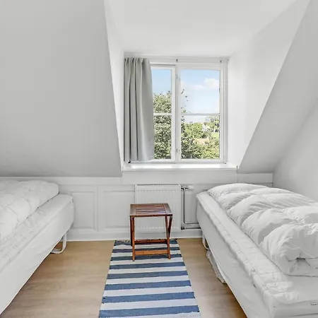 2 Bedroom Beautiful In Svaneke